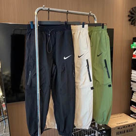 Pantalones deportivos NIKE  
