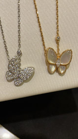 Van Cleef & Arpels White Madre de Perla Diamante Floral Mariposa Collar-3733  