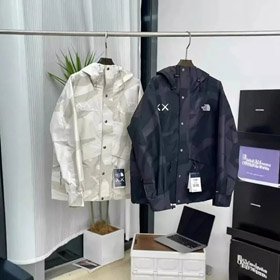 THE NORTH FACE x KAWS chaqueta caliente con capucha bordada conjunta-4371  