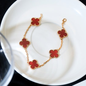 Van Cleef & Arpels clásico de cinco flores pulsera roja calcedonia-3782