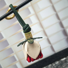 MIUMIU flor pequeña bolsa colgante ornamento-3850